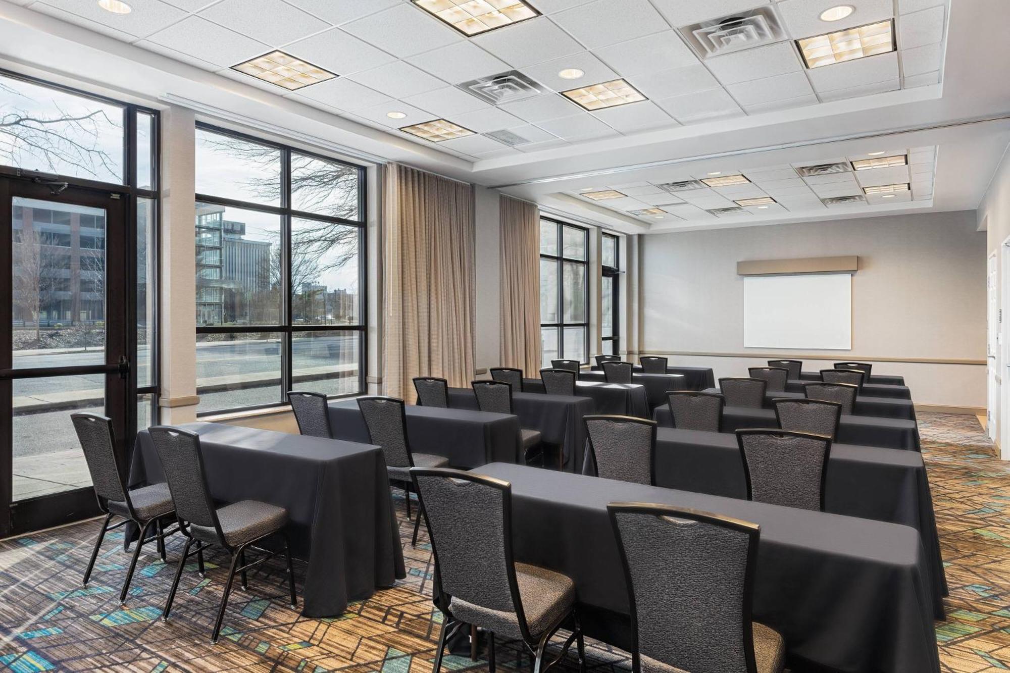 Residence Inn Louisville Downtown Экстерьер фото
